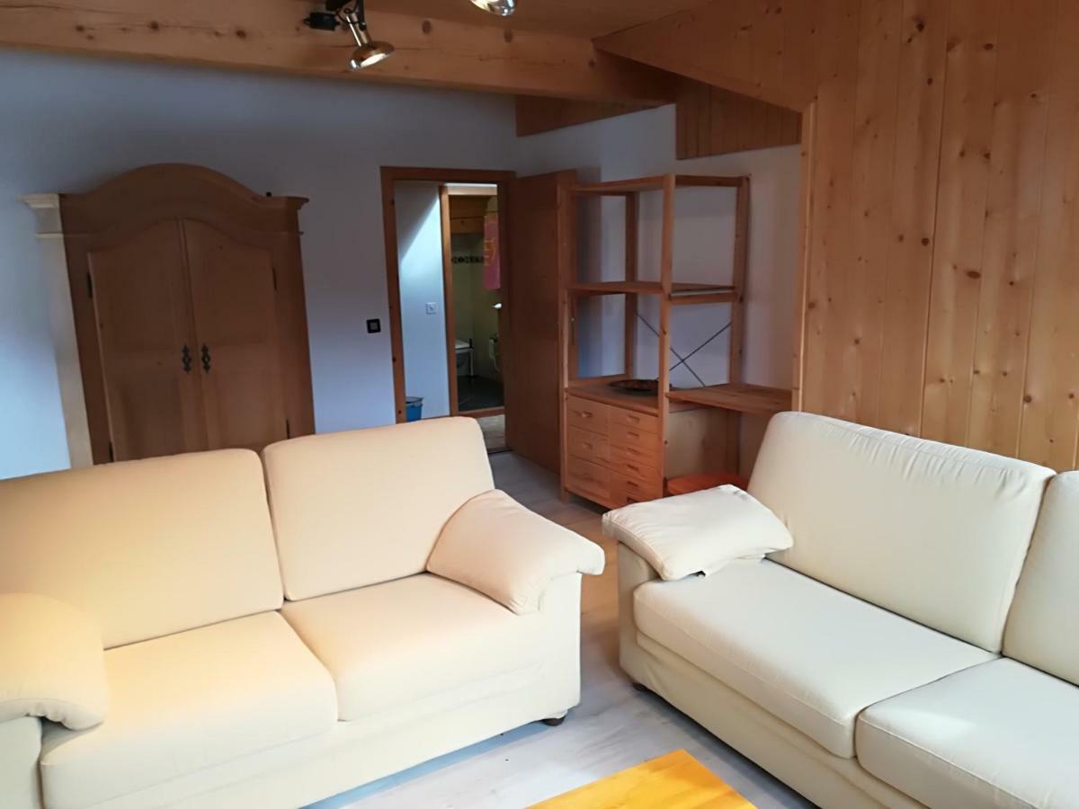 Confortevole Mansarda Di Montagna Poschiavo Exterior foto