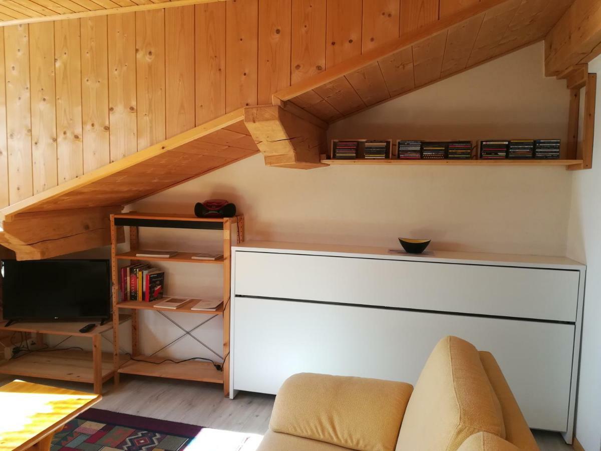 Confortevole Mansarda Di Montagna Poschiavo Exterior foto